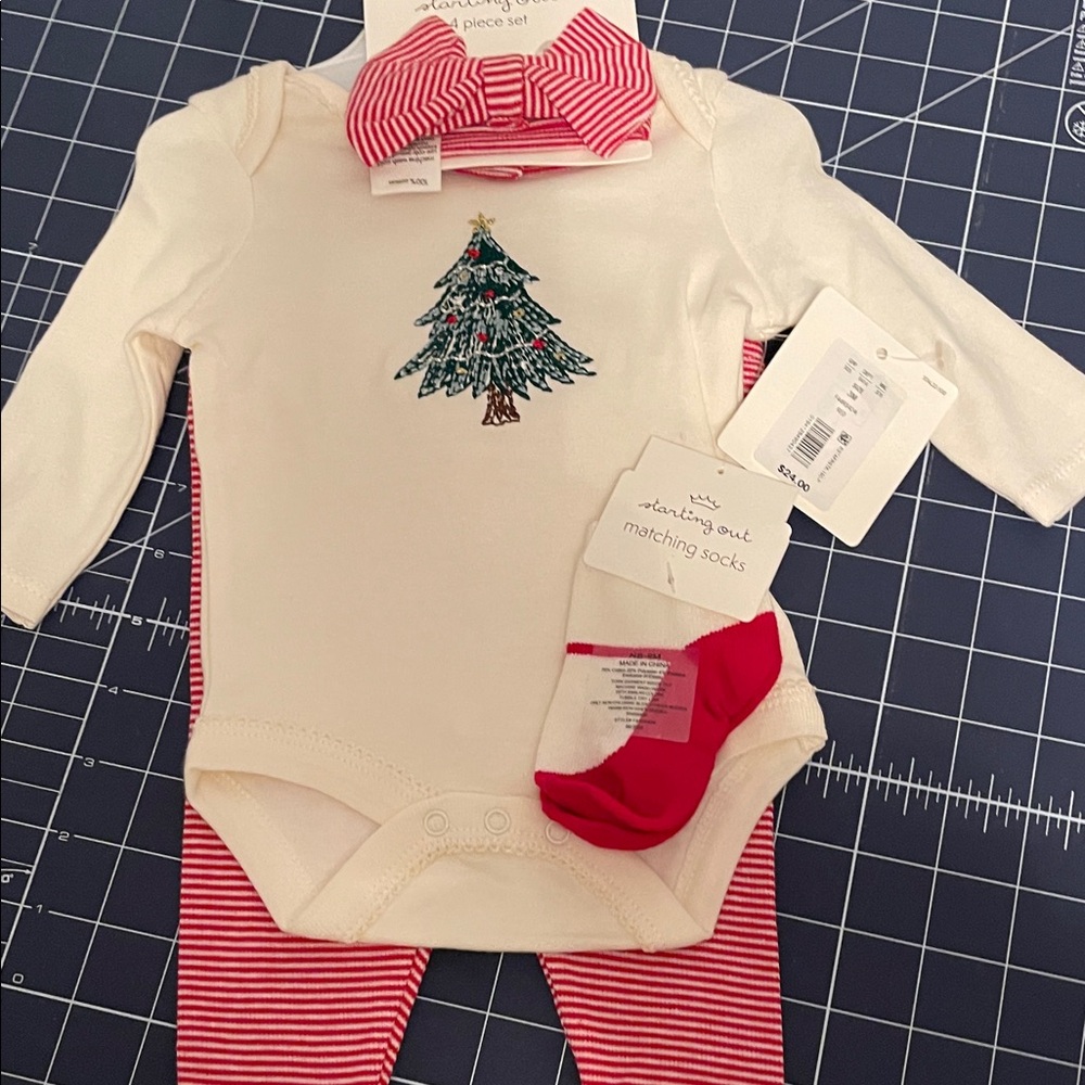 Starting Out Cream and Red Holiday Set